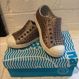 Native Jefferson Bling Glitter Slip-On Sneaker C6